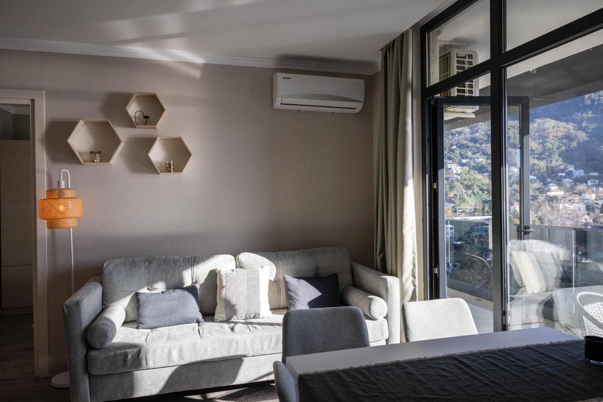 Green Side Apart Hotel Batumi Bagian luar foto