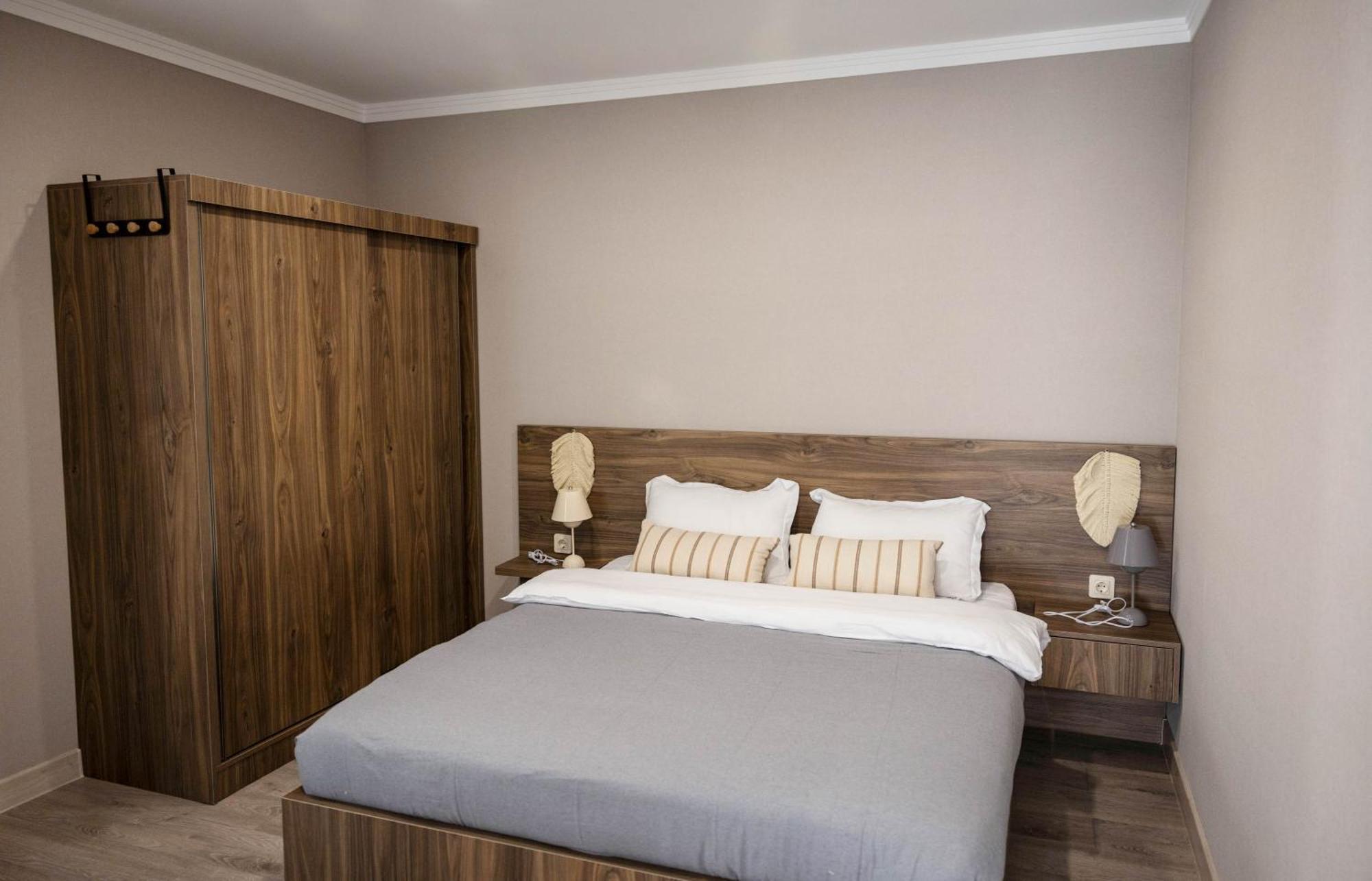 Green Side Apart Hotel Batumi Bagian luar foto