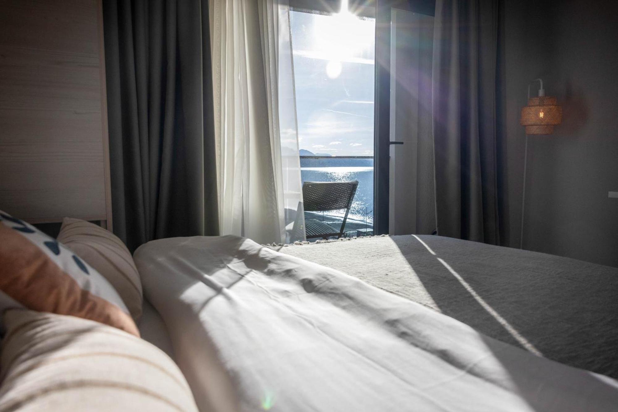Green Side Apart Hotel Batumi Bagian luar foto